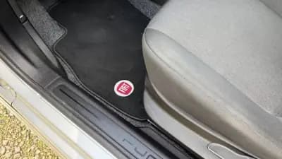 Vendo Fiat Punto 2015 - 9500 EUR, 170000 km - AUTO.MOTO.pt