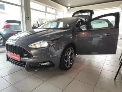 Vendo Ford Focus 2015 - 20500 EUR, 125550 km - AUTO.MOTO.pt