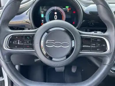 Vendo Fiat 500e 2022 - 13600 EUR, 53336 km - AUTO.MOTO.pt