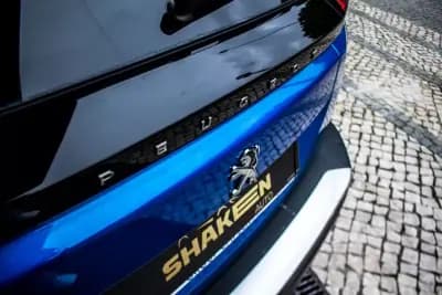 Vendo Peugeot e-2008 2021 - 20850 EUR, 59500 km - AUTO.MOTO.pt