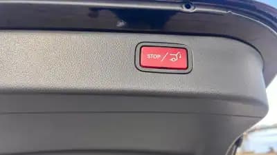 Vendo Mercedes-Benz C 200 2023 - 37990 EUR, 32000 km - AUTO.MOTO.pt