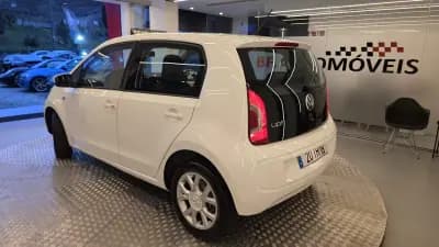 Vendo Volkswagen Cross Up! 2013 - 7750 EUR, 154338 km - AUTO.MOTO.pt
