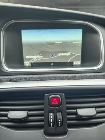 Vendo Volvo V40 Cross Country 2015 - 13900 EUR, 162000 km - AUTO.MOTO.pt