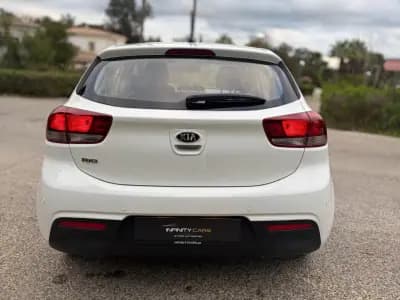 Vendo Kia Rio 2017 - 9899 EUR, 60000 km - AUTO.MOTO.pt