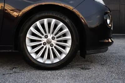 Sell Opel Adam 2017 - 11400 EUR, 77000 km - AUTO.MOTO.pt