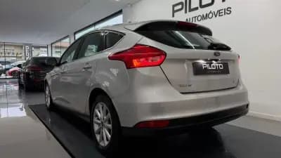 Sell Ford Focus 2018 - 9990 EUR, 168157 km - AUTO.MOTO.pt