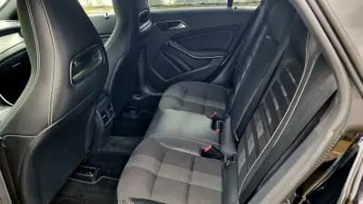 Vendo Mercedes-Benz CLA 200 2018 - 24900 EUR, 141000 km - AUTO.MOTO.pt