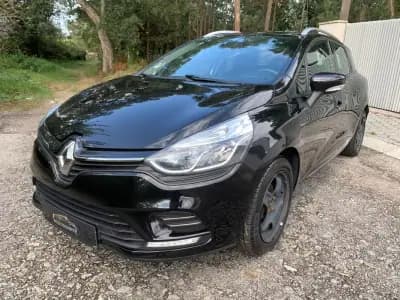 Vendo Renault Clio Sport Tourer 2019 - 13999 EUR, 127245 km - AUTO.MOTO.pt