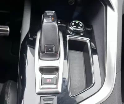 Vendo Peugeot 5008 2019 - 17990 EUR, 131000 km - AUTO.MOTO.pt