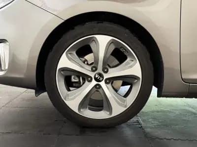 Sell Kia Carens 2016 - 16500 EUR, 115211 km - AUTO.MOTO.pt