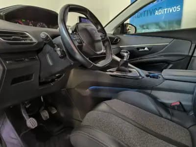 Vendo Peugeot 3008 2018 - 15992 EUR, 65181 km - AUTO.MOTO.pt