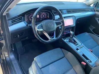 Vendo Volkswagen Passat Variant 2021 - 19900 EUR, 129031 km - AUTO.MOTO.pt