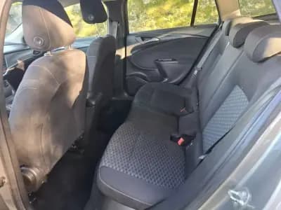 Sell Opel Astra Sports Tourer 2017 - 8900 EUR, 231400 km - AUTO.MOTO.pt