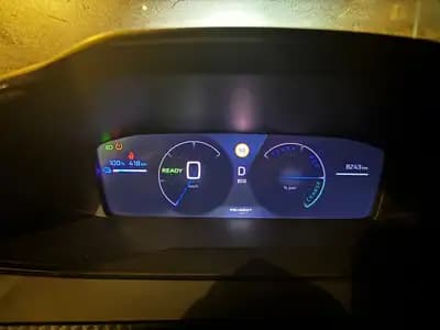 Vendo Peugeot e-2008 2025 - 28000 EUR, 10500 km - AUTO.MOTO.pt