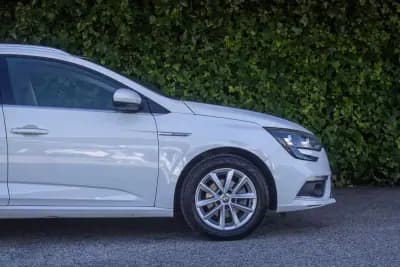 Vendo Renault Mégane Sport Tourer 2017 - 9900 EUR, 263300 km - AUTO.MOTO.pt