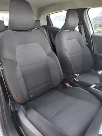 Vendo Renault Clio 2022 - 16900 EUR, 114568 km - AUTO.MOTO.pt