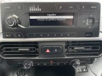 Vendo Peugeot Partner 1.5 BlueHDi Pro Standard 2021 - 14490 EUR, 121725 km - AUTO.MOTO.pt