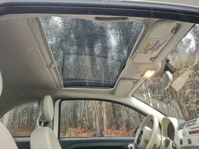 Vendo Fiat 500 2011 - 6999 EUR, 199000 km - AUTO.MOTO.pt