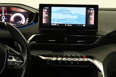 Vendo Peugeot 3008 2023 - 32750 EUR, 45000 km - AUTO.MOTO.pt