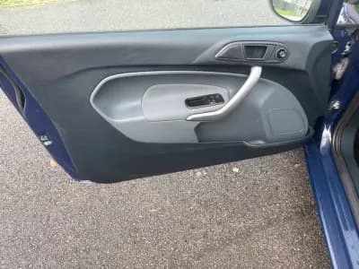 Vendo Ford Fiesta 2009 - 5990 EUR, 171000 km - AUTO.MOTO.pt