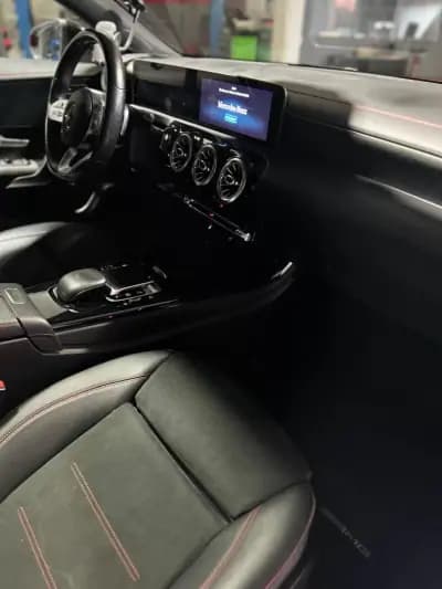 Vendo Mercedes-Benz CLA 200 2020 - 35500 EUR, 41690 km - AUTO.MOTO.pt