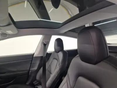 Vendo Tesla Model 3 2020 - 20900 EUR, 110000 km - AUTO.MOTO.pt