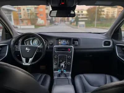 Vendo Volvo V60 2013 - 8990 EUR, 294390 km - AUTO.MOTO.pt