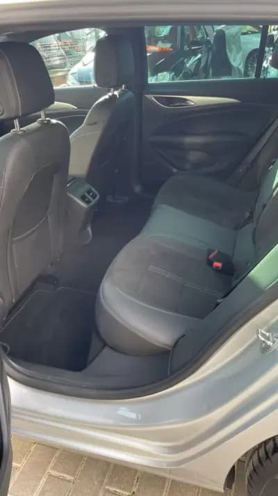 Sell Opel Insignia Sports Tourer 2020 - 21450 EUR, 125476 km - AUTO.MOTO.pt