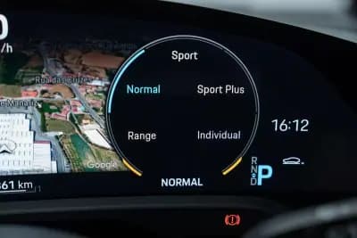 Sell Porsche Taycan Sport Turismo 2023 - 69950 EUR, 59281 km - AUTO.MOTO.pt