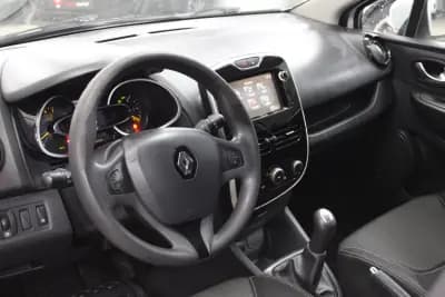Sell Renault Clio 2015 - 7900 EUR, 146950 km - AUTO.MOTO.pt