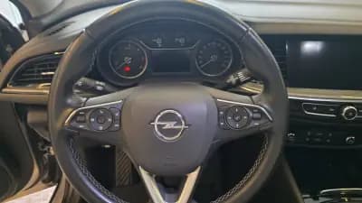 Sell Opel Insignia Grand Sport 2018 - 12900 EUR, 149839 km - AUTO.MOTO.pt