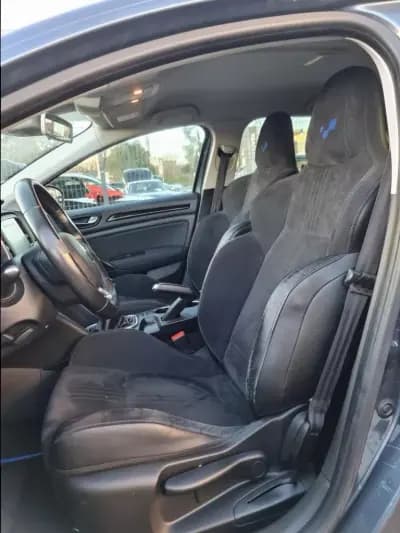 Vendo Renault Mégane 2016 - 14990 EUR, 179000 km - AUTO.MOTO.pt