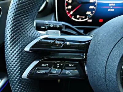 Vendo Mercedes-Benz GLC 400 2024 - 69990 EUR, 25400 km - AUTO.MOTO.pt