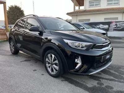 Sell Kia Stonic 2022 - 13750 EUR, 93000 km - AUTO.MOTO.pt
