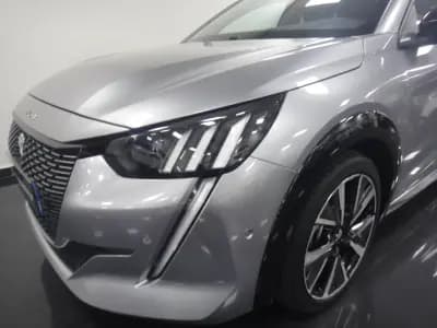 Sell Peugeot 208 2021 - 15450 EUR, 126000 km - AUTO.MOTO.pt
