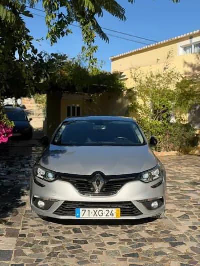 Sell Renault Mégane 2019 - 14900 EUR, 91939 km - AUTO.MOTO.pt