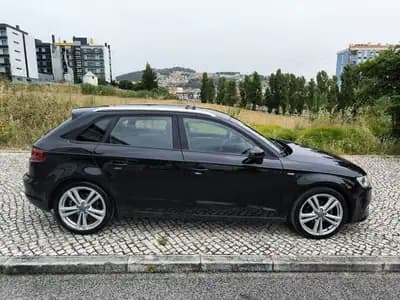 Vendo Audi A3 Sportback 2013 - 14950 EUR, 255105 km - AUTO.MOTO.pt
