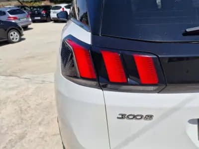 Vendo Peugeot 3008 2020 - 30499 EUR, 65405 km - AUTO.MOTO.pt
