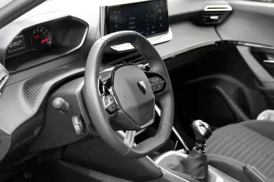 Vendo Peugeot 2008 2024 - 21450 EUR, 23450 km - AUTO.MOTO.pt