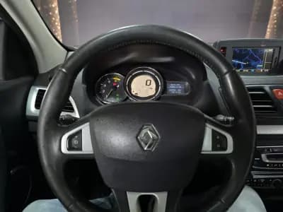 Vendo Renault Mégane Coupe 2011 - 7490 EUR, 258000 km - AUTO.MOTO.pt