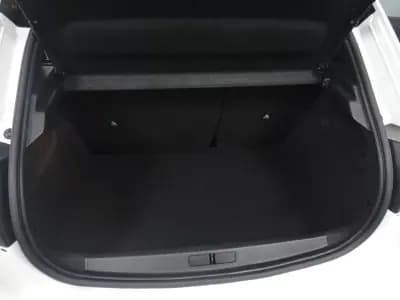 Sell Peugeot e-208 2021 - 18500 EUR, 46000 km - AUTO.MOTO.pt