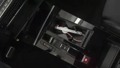 Vendo Opel Astra 2024 - 24450 EUR, 13500 km - AUTO.MOTO.pt