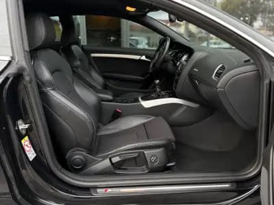 Vendo Audi A5 2010 - 17990 EUR, 157000 km - AUTO.MOTO.pt