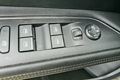 Vendo Peugeot 3008 2023 - 28890 EUR, 27600 km - AUTO.MOTO.pt