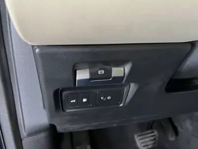 Sell Land Rover Discovery Sport 2021 - 37200 EUR, 74894 km - AUTO.MOTO.pt