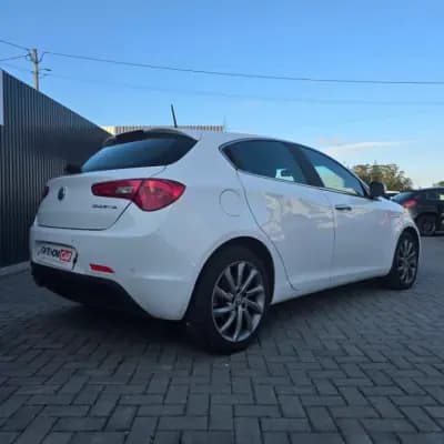 Vendo Alfa Romeo Giulietta 2016 - 10250 EUR, 172955 km - AUTO.MOTO.pt