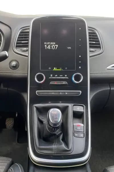 Vendo Renault Scénic 2019 - 16900 EUR, 71000 km - AUTO.MOTO.pt
