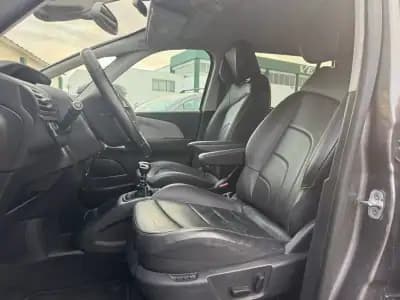 Vendo Citroën C4 Spacetourer 2020 - 16700 EUR, 124190 km - AUTO.MOTO.pt