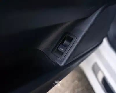 Vendo Volkswagen Scirocco 2013 - 16990 EUR, 153299 km - AUTO.MOTO.pt