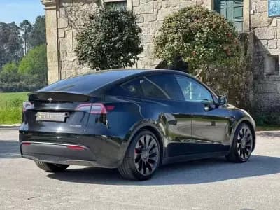 Vendo Tesla Model Y 2022 - 39999 EUR, 101000 km - AUTO.MOTO.pt